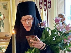Прощай, жизнь во грехе: Екатерина Васильева приняла монашеский постриг