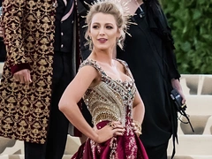 Блейк Лайвли пришла на Met Gala без супруга, заставив общественность снова говорить о грядущем разводе с Рейнольдсом