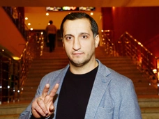 Майкл из «Универа». Почему Арарат Кещян развелся, перестал здороваться с Кожевниковой и устал от Ярушина