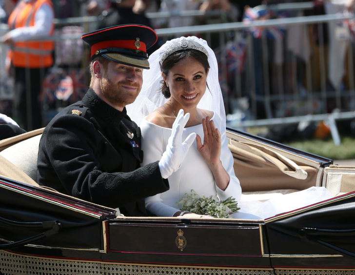 Во время свадьбы Гарри и Меган в Лондоне собрались тысячи поклонников пары
