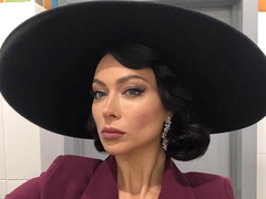 Настасья Самбурская ответила беременной Эшли Грэм, выложив фото с округлившимся животом