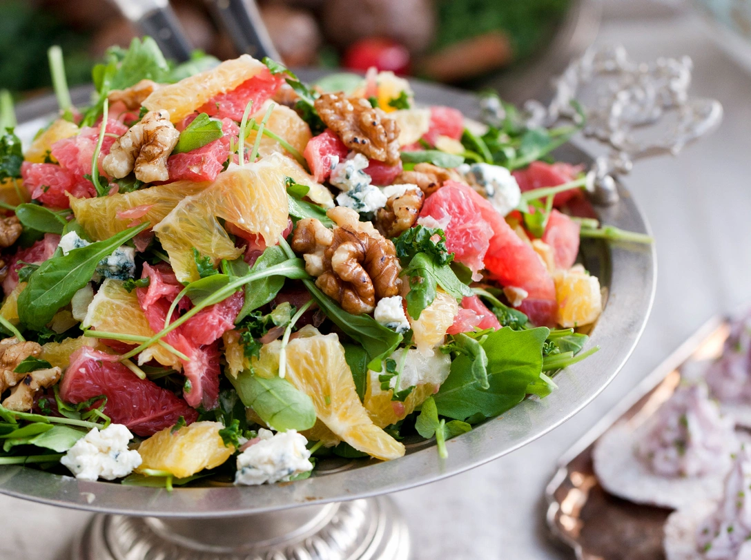 Не «оливье» единым: три новых новогодних салата | marieclaire.ru