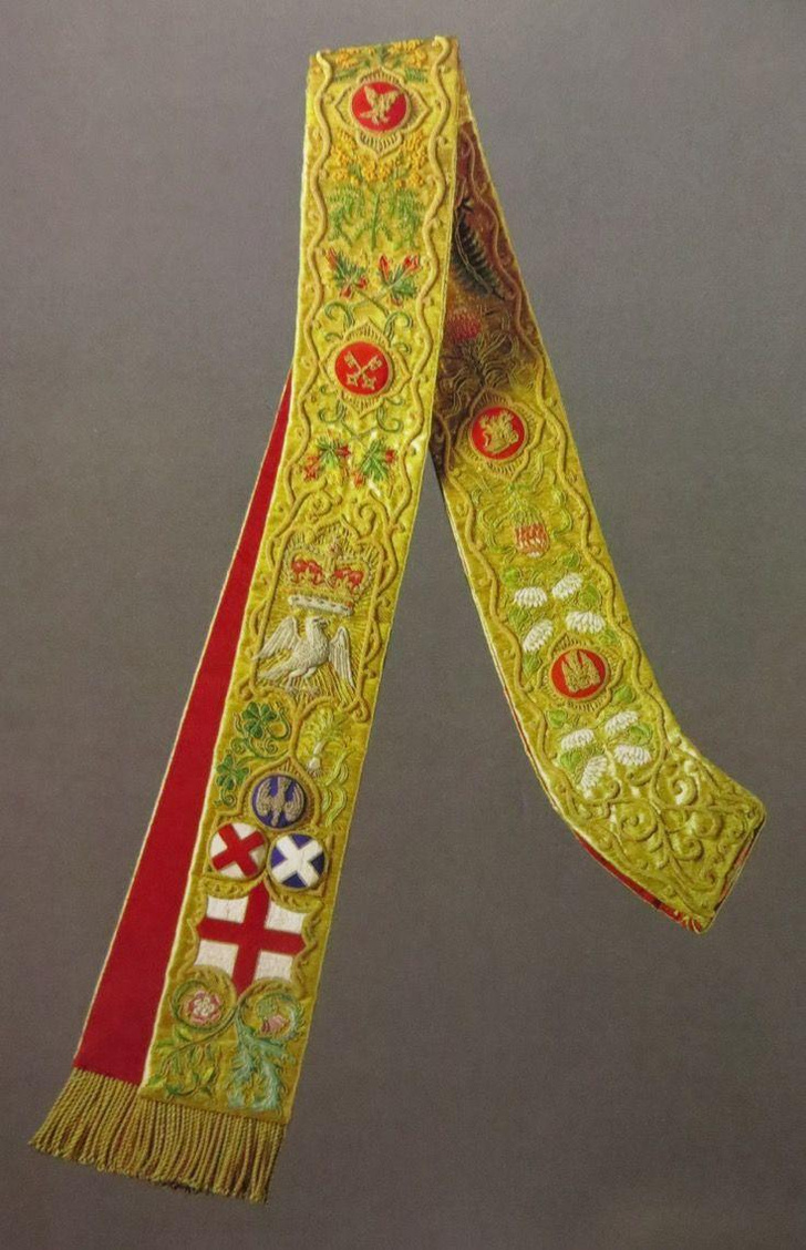 В золотом наследии предков: 6 регалий Карла III, которые он наденет на коронацию