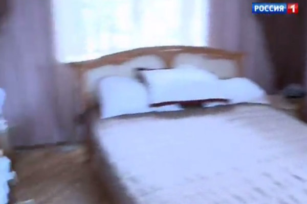 Спальня Жанны оформлена в светлых тонах