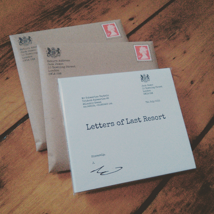 Фото №1 - «Письма последней надежды» премьер-министра Великобритании: что в них, кому они и зачем