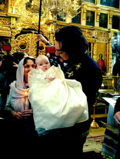 Филипп Киркоров с дочкой Аллой-Викторией на крестинах