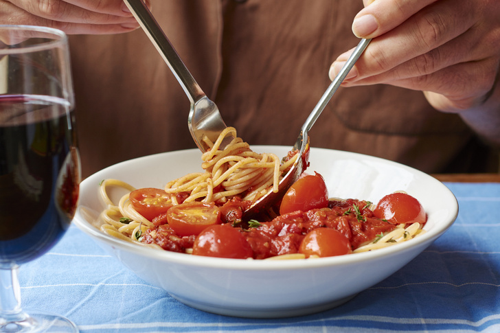 Дело в соусе: рецепт спагетти с соусом из запеченных овощей