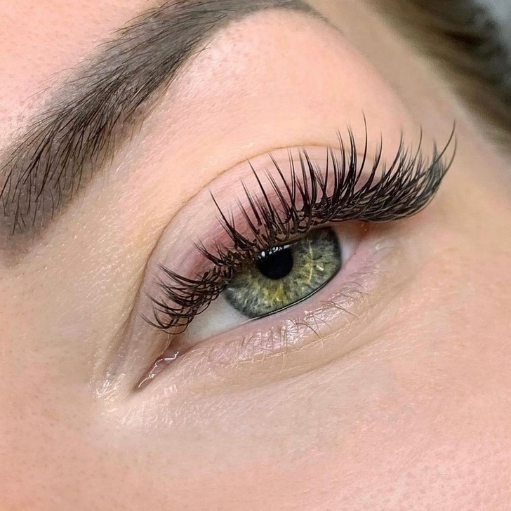 7. Увеличьте длину ресниц внешних уголков