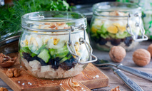 Салат с курицей и черносливом