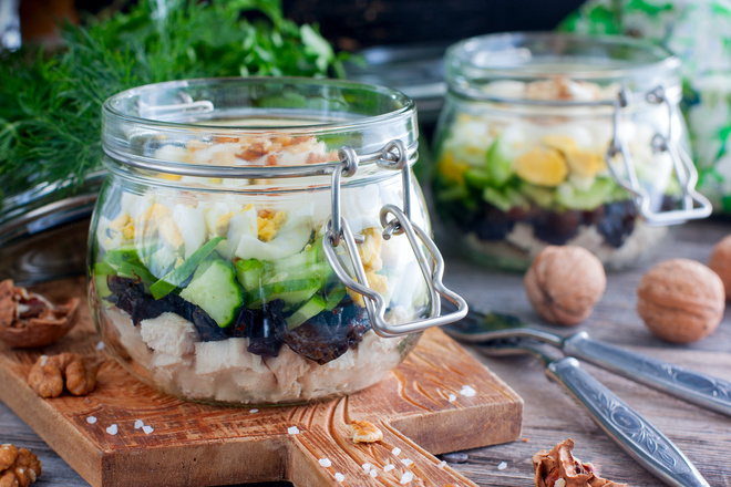 Салат с курицей и черносливом рецепт с фото очень вкусный салат с курицей и черносливом рецепт с фото