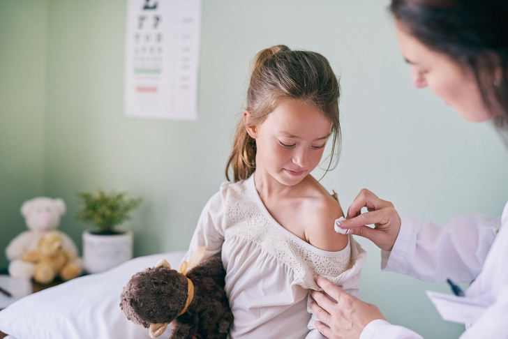 Чем прививать ребенка от гриппа: мнение врачей