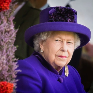 Тайные мотивы: зачем королева посетила свадьбу Камиллы с первым мужем