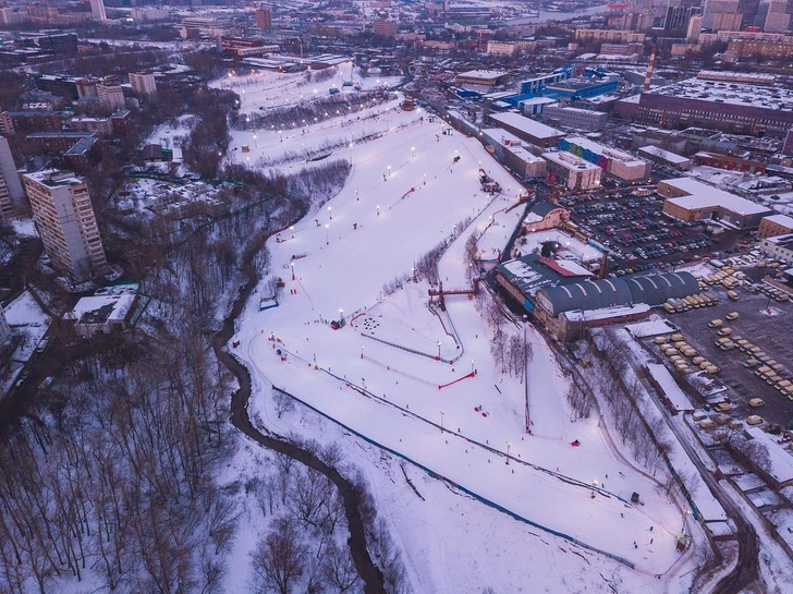 Где в Москве покататься на лыжах при любой погоде: топ-5 классных мест