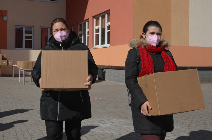 Фото №2 - Наборы — умора? Чем кормят школьников на изоляции в России и за рубежом