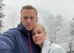 Самолет c Алексеем Навальным приземлился в Москве