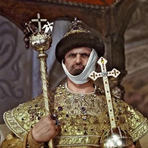 Выберите кадр из советского кино, а мы дадим ответ на мучающий вас вопрос