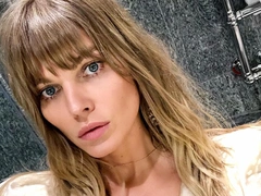 Марина Линчук показала лицо дочери и свой неопавший живот спустя 7 дней после родов