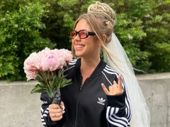 Рита Дакота вышла замуж — в спортивках adidas и подаренной фанатами фате