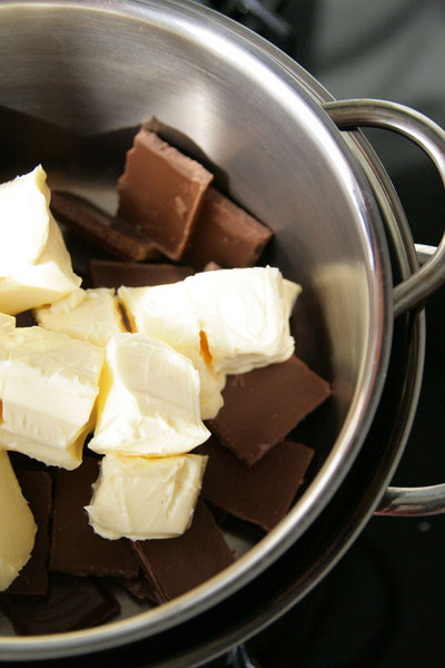 Шоколадное печенье с орехами: фоторецепт