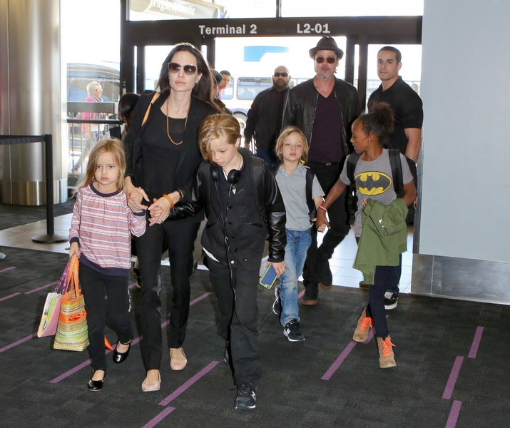Джоли, Питт и их дети