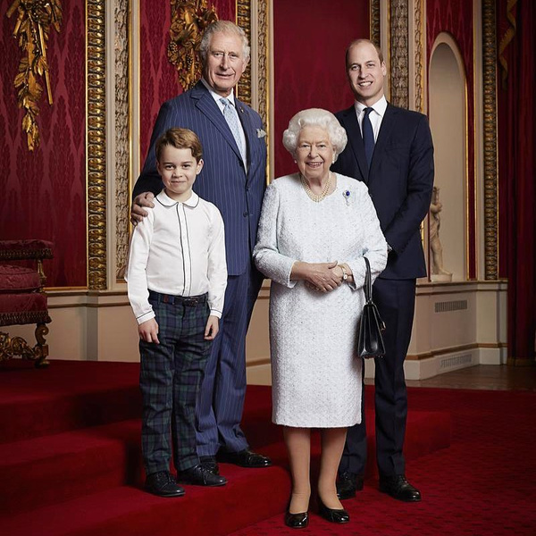 От Елизаветы до Джорджа: королевская семья представила новый официальный портрет