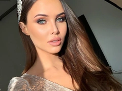 94-62-101: Анастасия Решетова озвучила параметры своего тела после родов