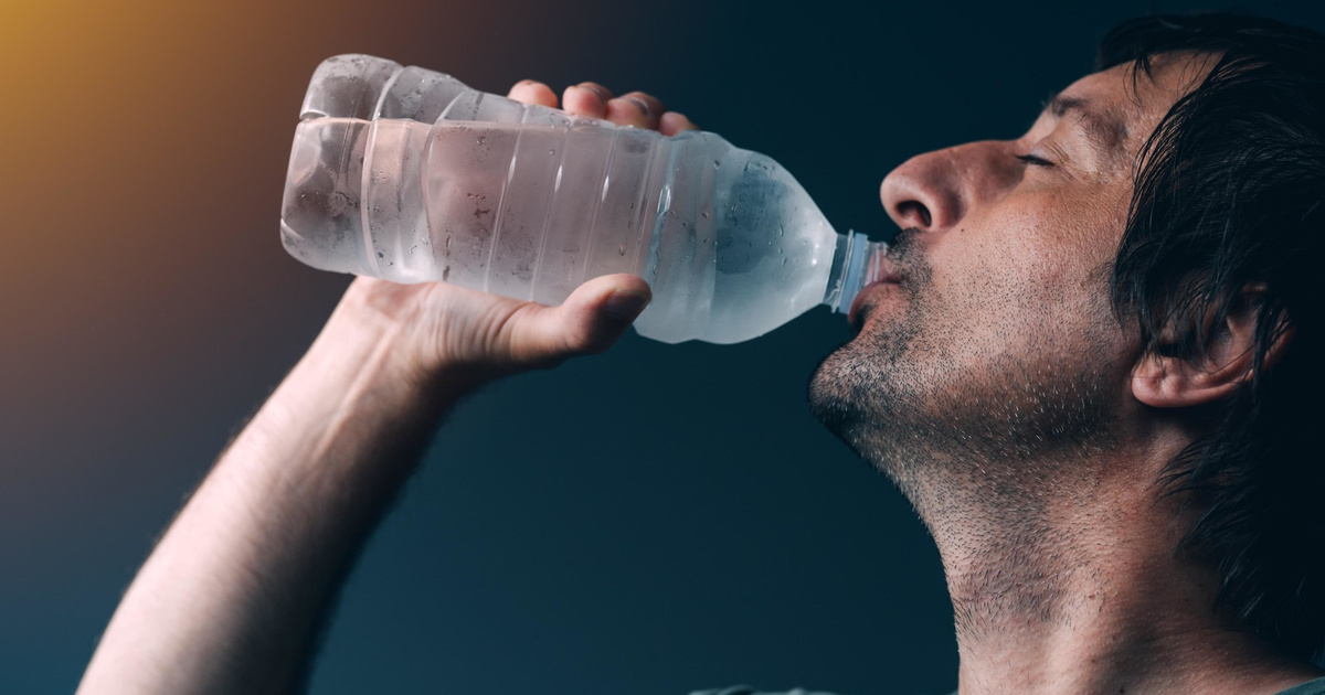 Вредно ли пить тяжелую воду | Вокруг Света