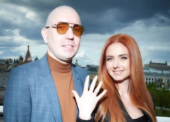 «У нас строится дом, страховка дорогая!»: Лена Катина недовольна, что муж потратил на машину 30 млн