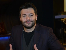 Алексей Чумаков пофлиртовал с ведущей шоу: «Боюсь, тебе понравится мой язык»