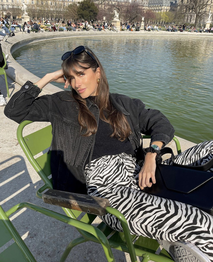 5 вещей из гардероба новой парижанки Жюли Феррери: от кислотного мини-платья до мятого кремового шелка