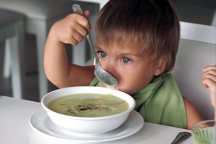 Обязательно ли давать ребенку суп и еще 4 вопроса нутрициологу