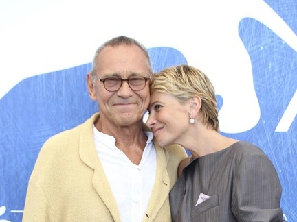 Стареющий мэтр и его муза. Почему Юлия Высоцкая остается с Андреем Кончаловским?