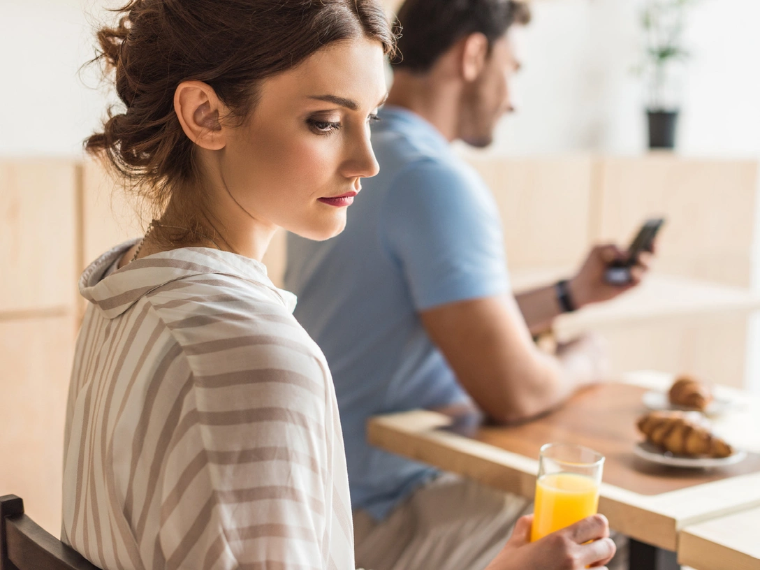 7 вещей, которые не стоит делать, если вам изменили | marieclaire.ru