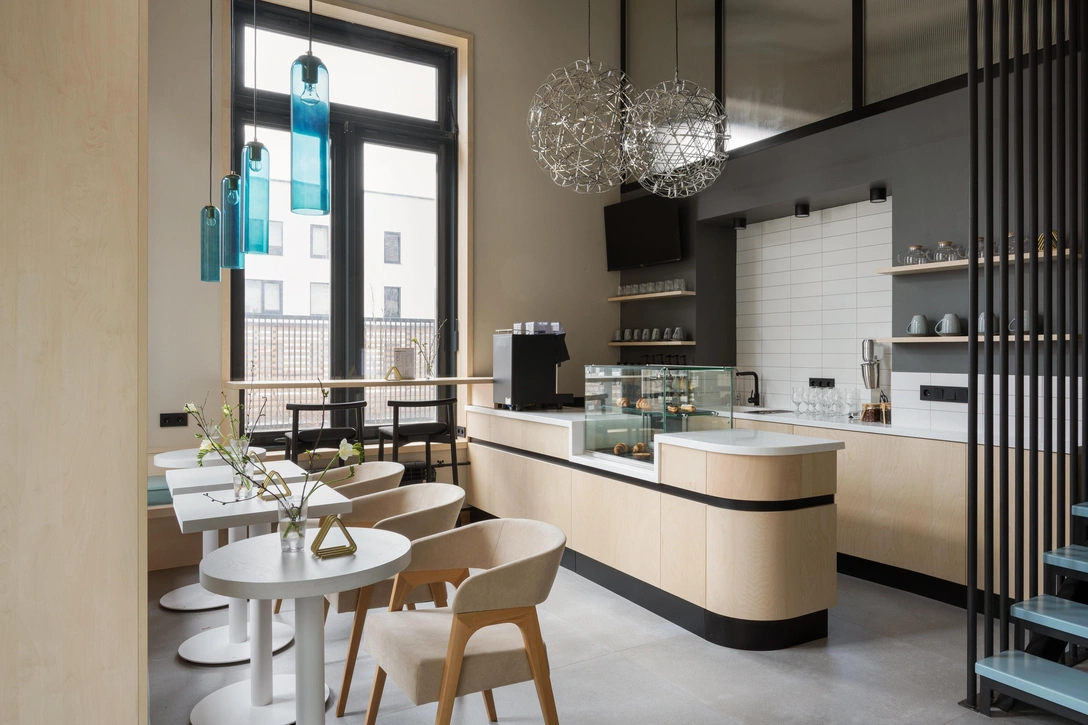 Светильники над столами, ST Luce. | Источник: Ольга Мелекесцева. стиль: Варвара Калитская