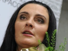 Елену Ваенгу наградили за заслуги перед Петербургом