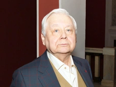 Любовницы и обиды детей: громкие скандалы в жизни Олега Табакова