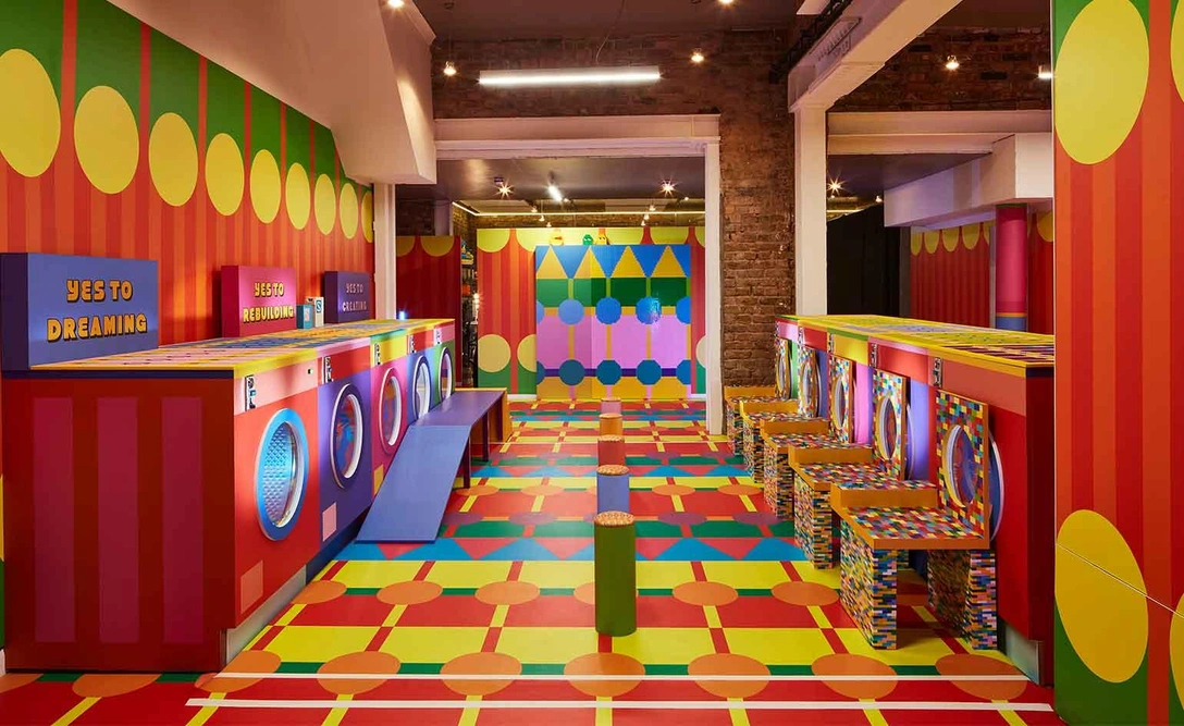 «Прачечная мечты»: инсталляция из Lego художника Йинки Илори | mcmaison.ru