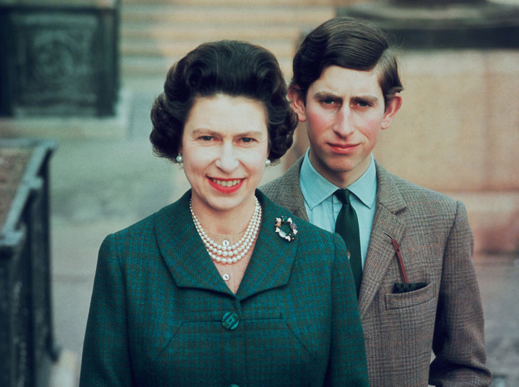 Фото №1 - Смутное время: как королевская семья справлялась с кризисом в 1960-е и 1970-е годы