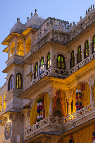 Короли шелка, отелей и Болливуда: как живут самые богатые семьи Индии