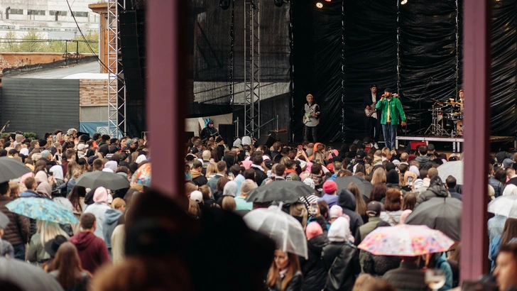 «Любовь к крышам объединяет города»: ROOF FEST 2022 в Москве и Санкт-Петербурге