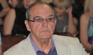 «Я требую опровержения»: Эммануил Виторган взбешен слухами о своем отъезде из России