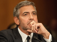 Джордж Клуни поддерживает Барака Обаму