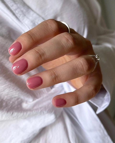 Маникюр в школу: 10 нежных идей для коротких ногтей💅