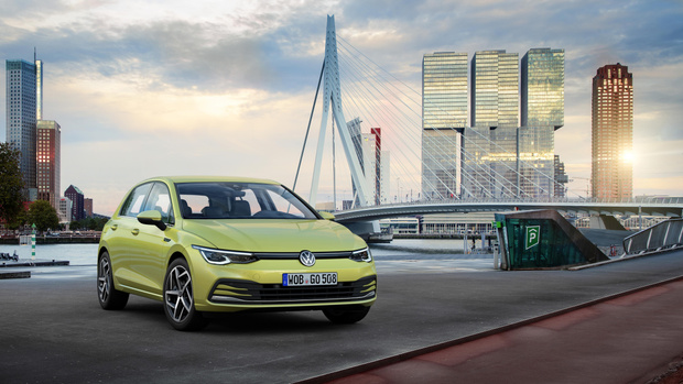 Фото №1 - Удар под дых: новый Volkswagen Golf обозначил российские цены