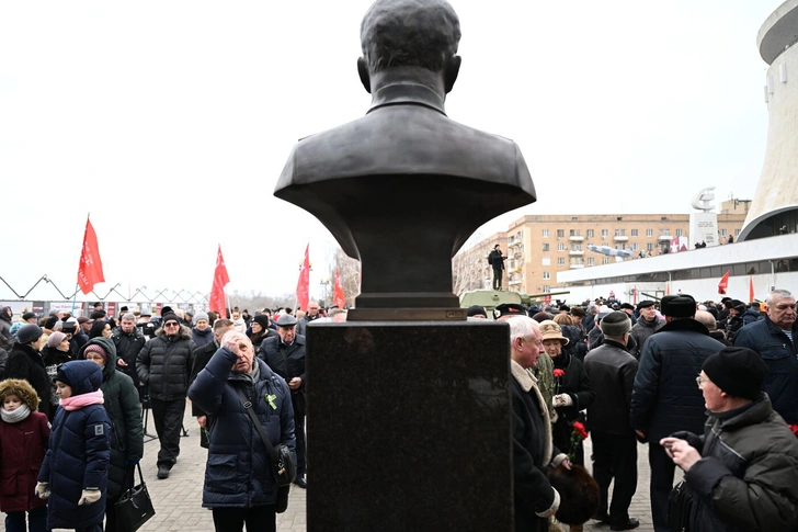 Памятник Сталину и заседание Совбеза ООН по Украине: главные новости 2 февраля одной строкой