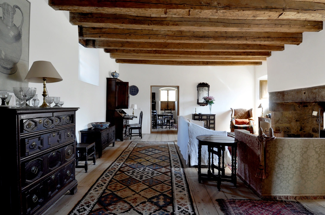 В Шотландии отреставрировали дом XVII века и теперь в нем живут | Источник: Groves-Raines Architects