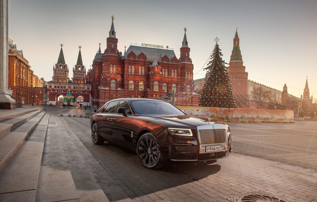 Фото №1 - Rolls-Royce Ghost: пространство, антивирус, 3D-технологии и… шампанское!