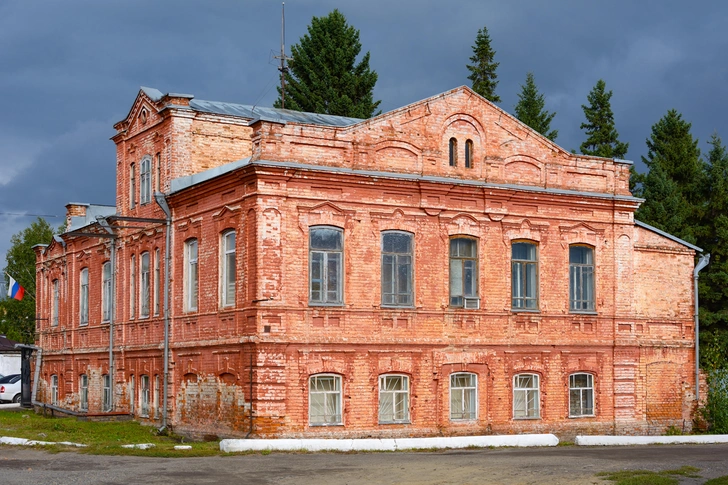 Причудливые дома купцов и каменная лестница на горе: зачем ехать в Бийск и Горно-Алтайск