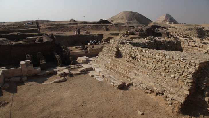 Генералы Тутанхамона: в Египте нашли новую пирамиду и 300 мумий в некрополе