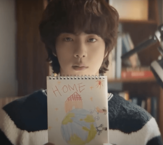 Послание к звездам: 10 пасхалок из клипа Джина из BTS к треку «The Astronaut»